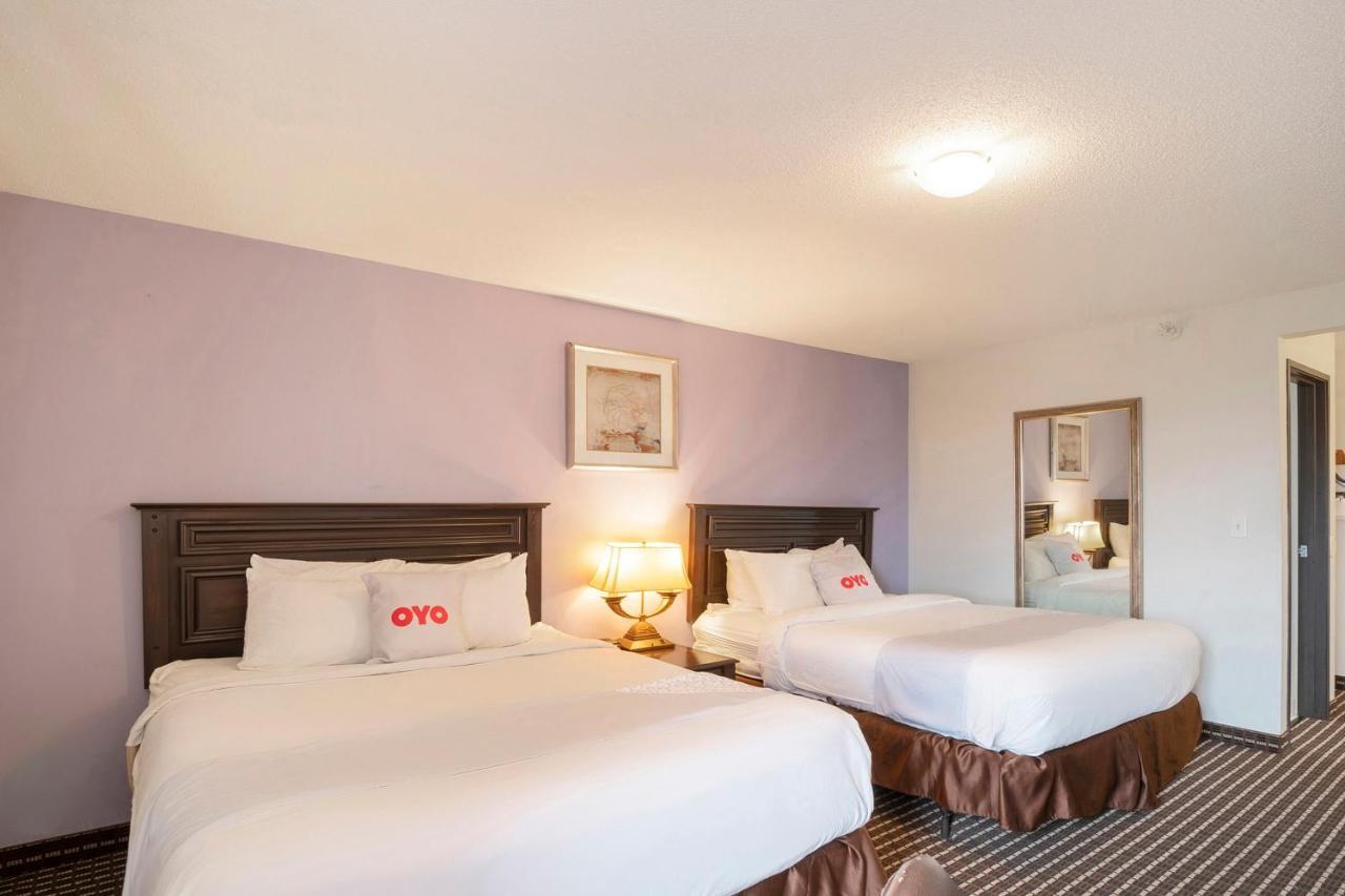 Oyo Townhouse Houston Airport North 호텔 외부 사진