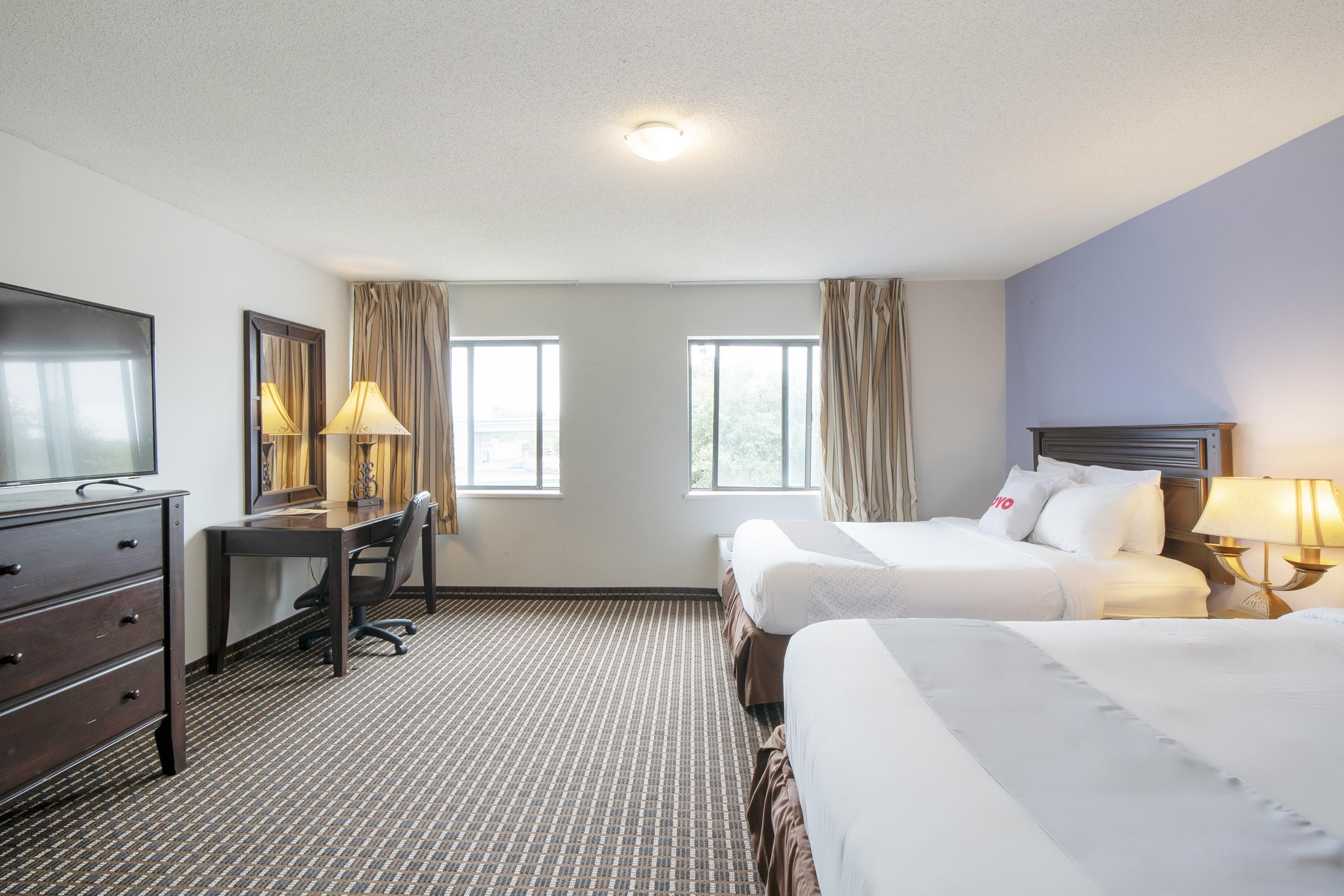 Oyo Townhouse Houston Airport North 호텔 외부 사진