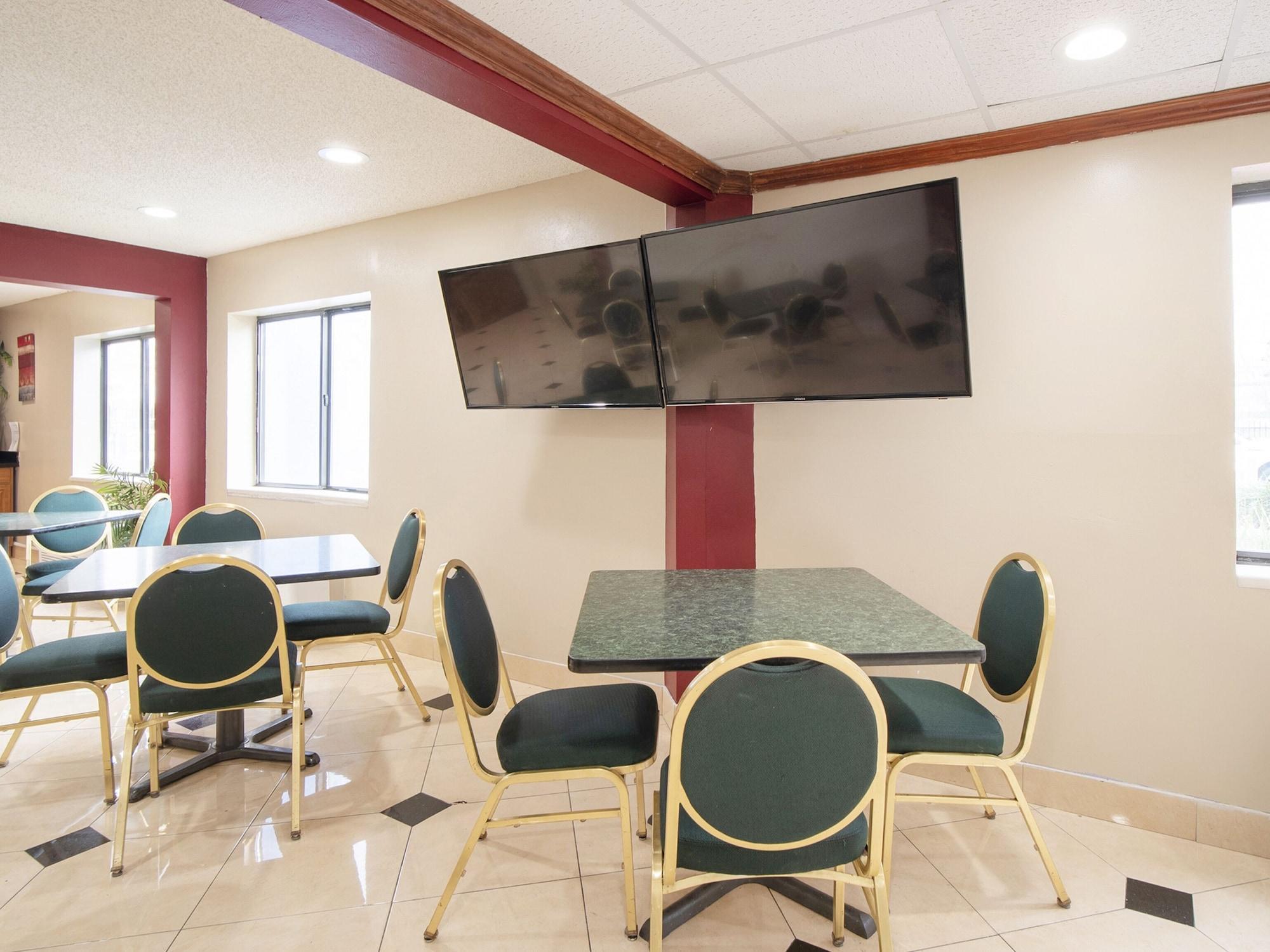 Oyo Townhouse Houston Airport North 호텔 외부 사진