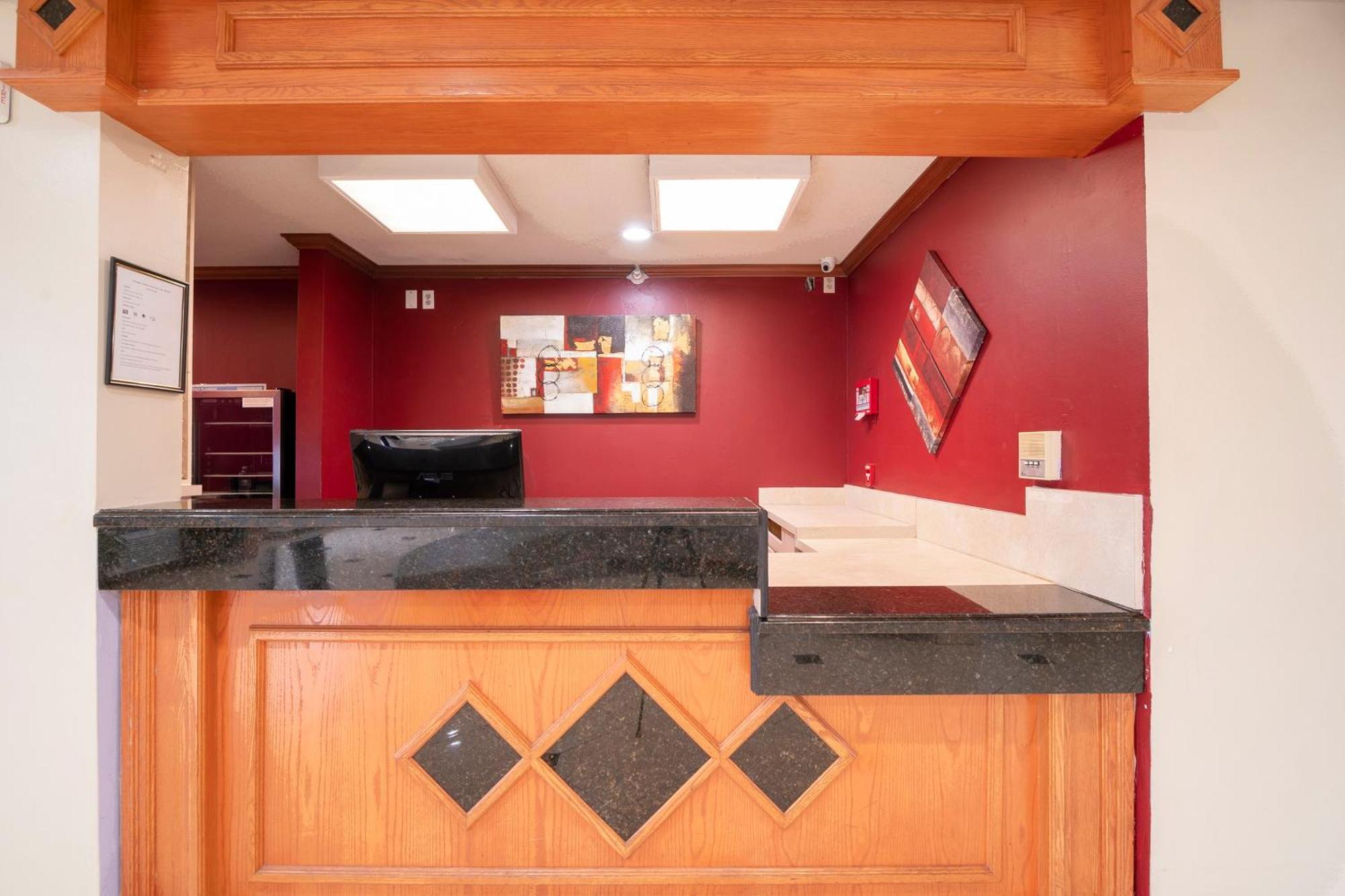 Oyo Townhouse Houston Airport North 호텔 외부 사진