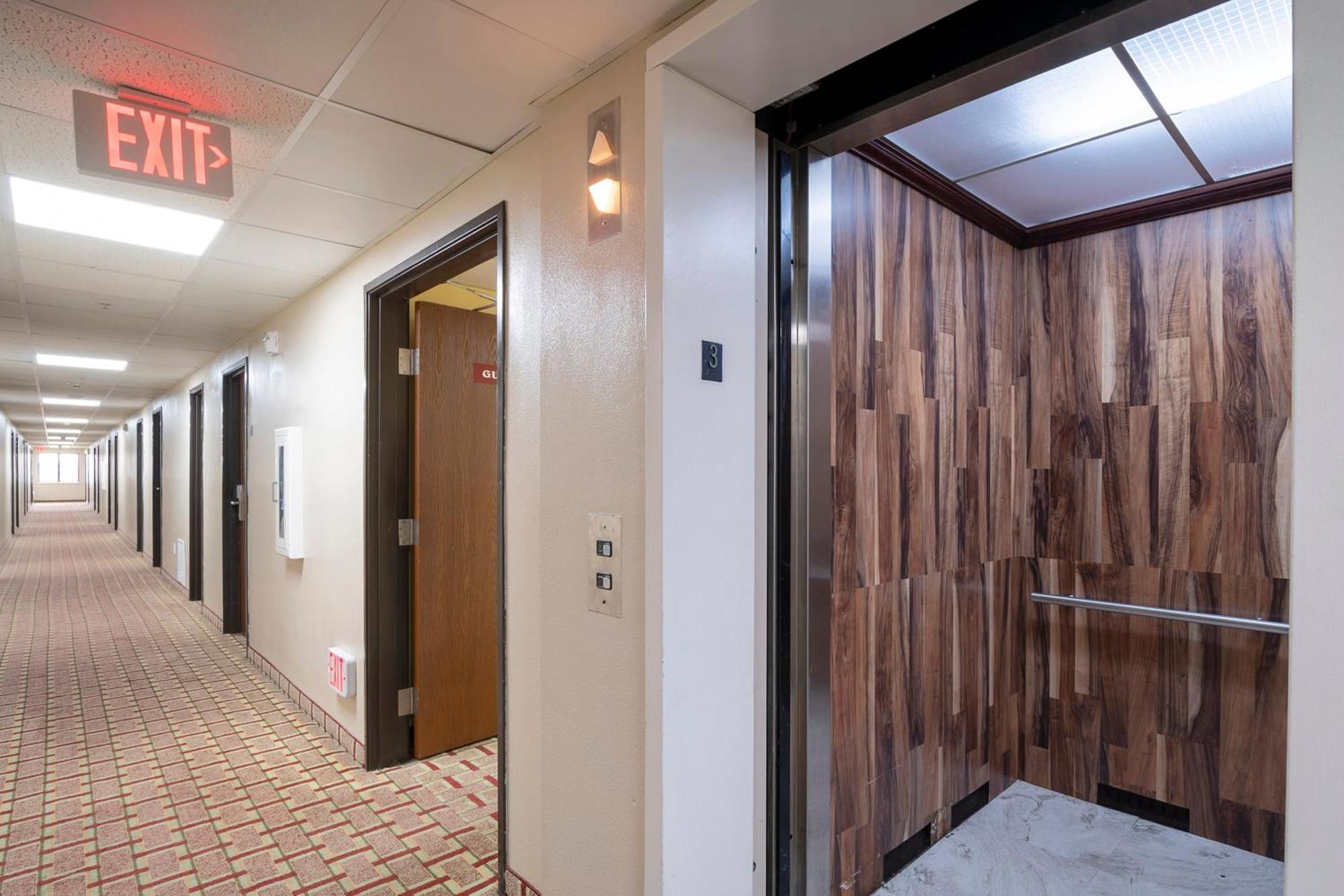 Oyo Townhouse Houston Airport North 호텔 외부 사진