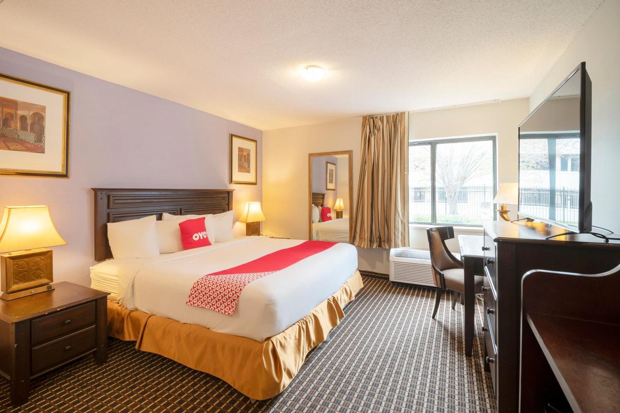 Oyo Townhouse Houston Airport North 호텔 외부 사진
